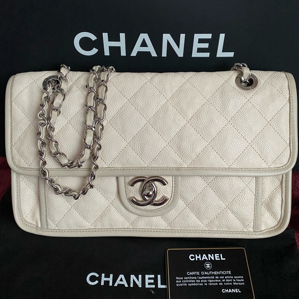 ‼️SOLD‼️ Chanel Classic Caviar CC flag bag